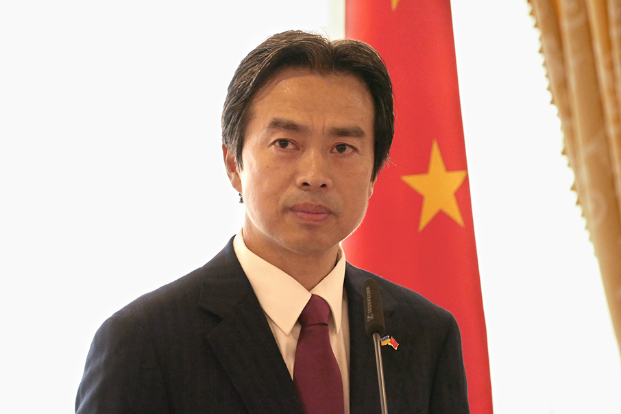 Китайские джи. Посол Китая в Украине. Китайцы на Украине. China Bishkek+ Chinese Ambassador. Chinese Ambassador. Ji Shumin.