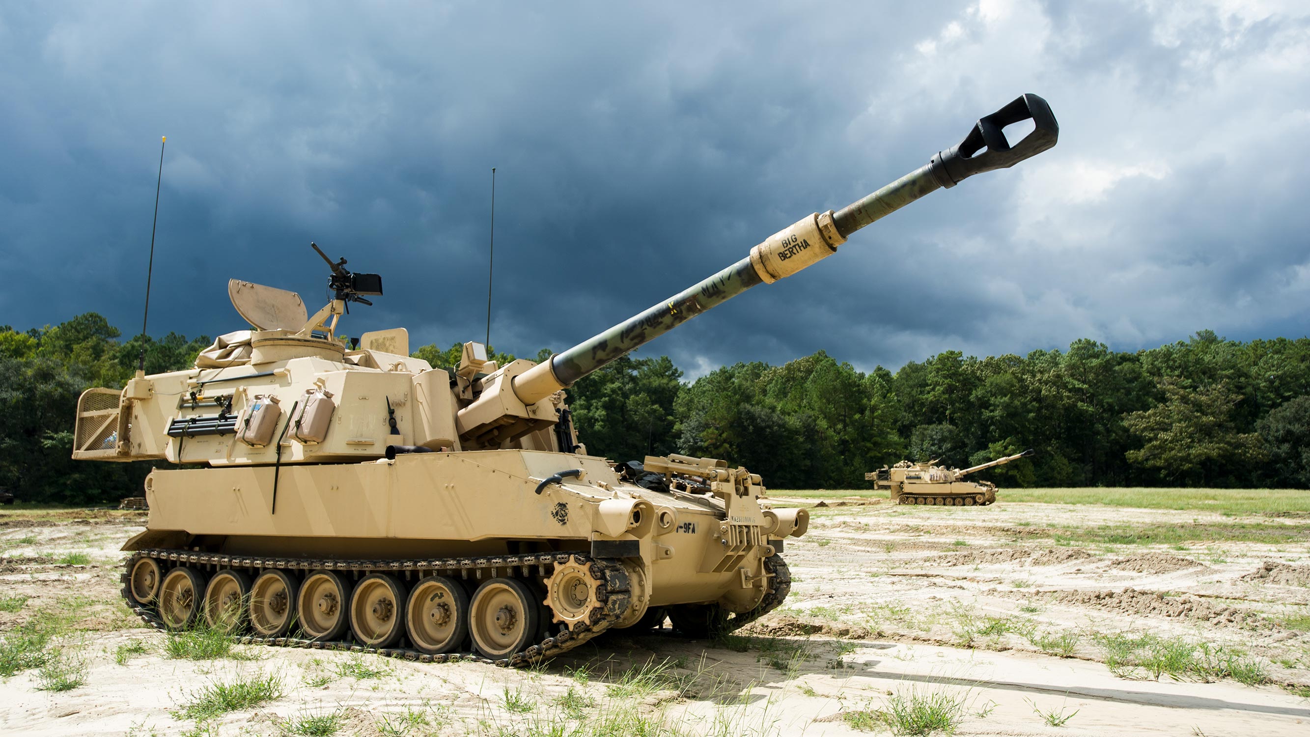 UAWire Ukrainian Defense Minister Kyiv Receives M109 Self propelled 