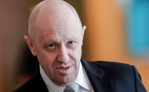 UAWire - Putin's friend Prigozhin tours Russian prisons to recruit ...